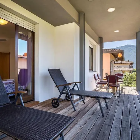 Speed With Terrace Apartment *