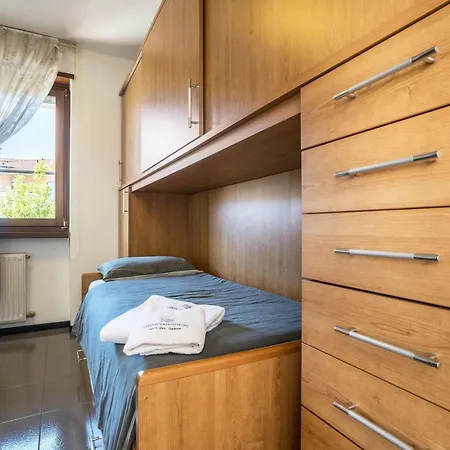 Speed With Terrace Apartment